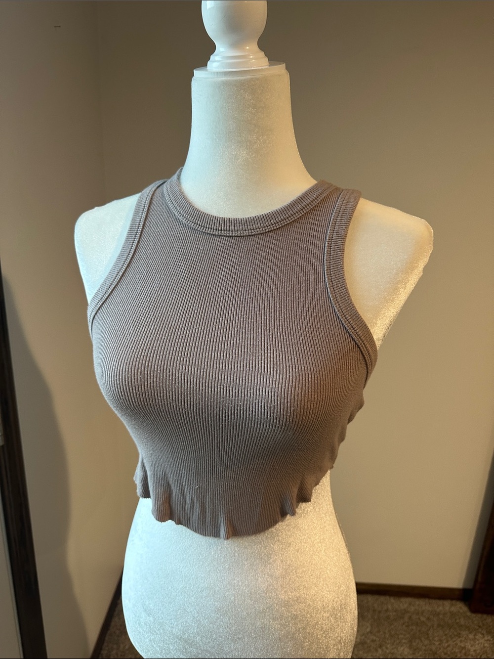 Garage Ribbed Scallop-Hem Crop Top Tank in Taupe